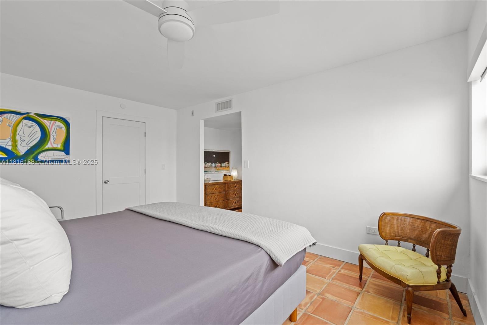 1881 Washington Ave # 16E