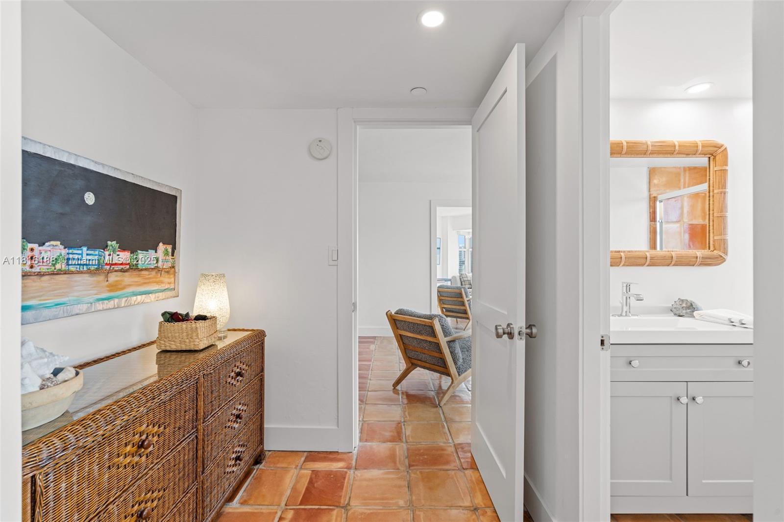 1881 Washington Ave # 16E