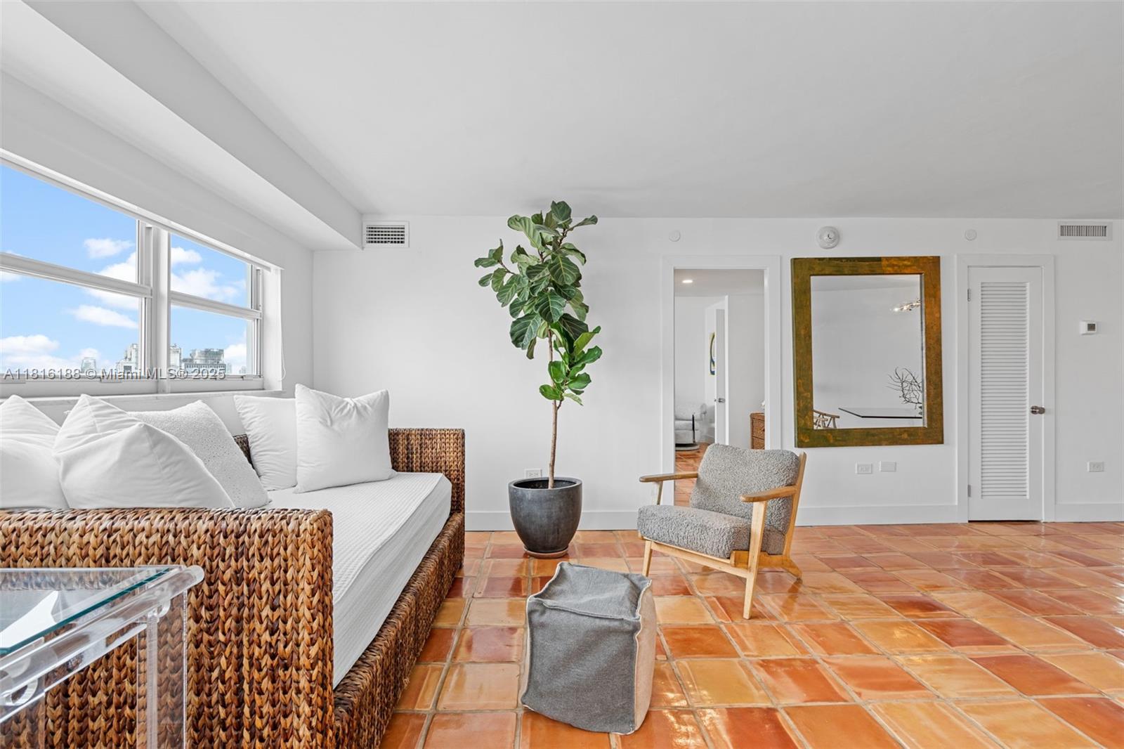 1881 Washington Ave # 16E