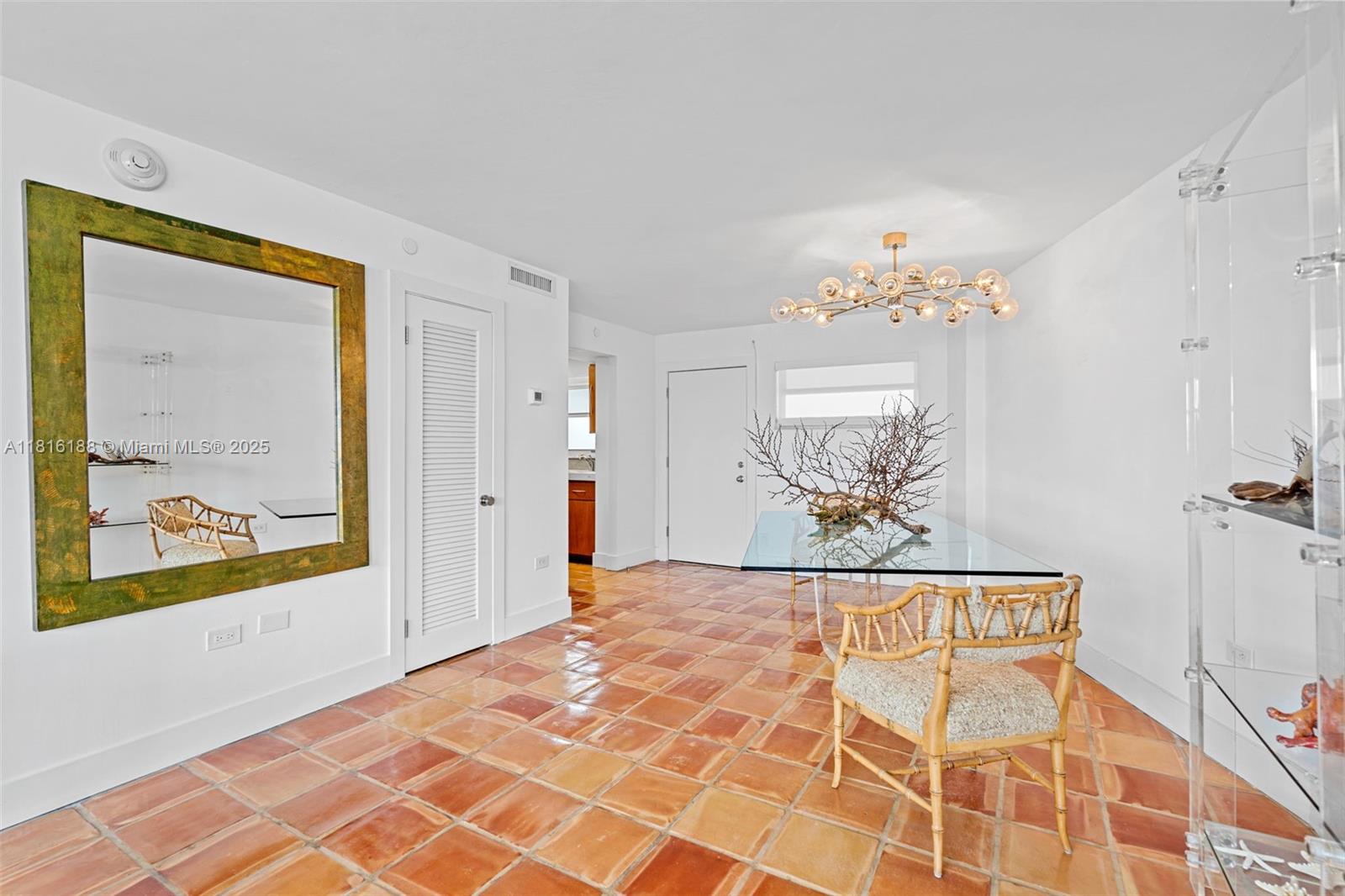 1881 Washington Ave # 16E