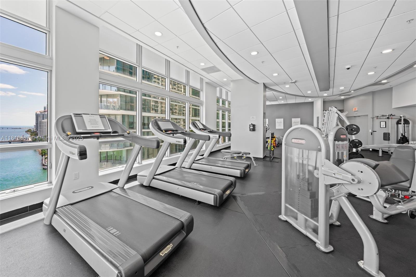 300 S Biscayne Blvd # 802 Unit: L-802