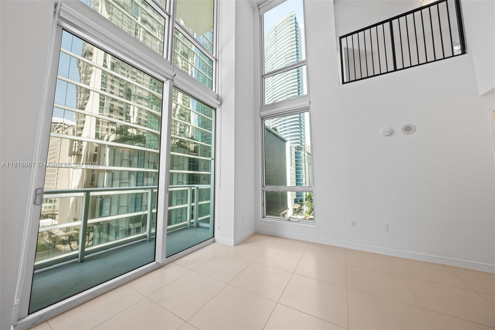 300 S Biscayne Blvd # 802 Unit: L-802