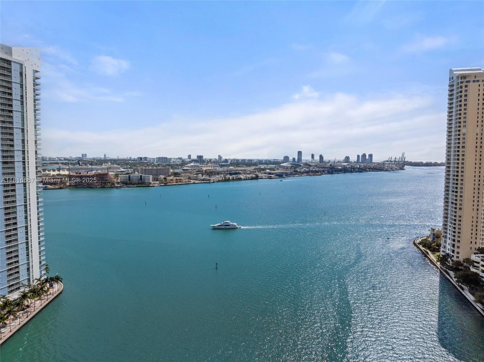 300 S Biscayne Blvd # 802 Unit: L-802