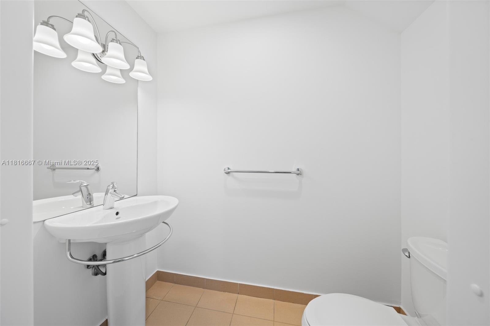 300 S Biscayne Blvd # 802 Unit: L-802