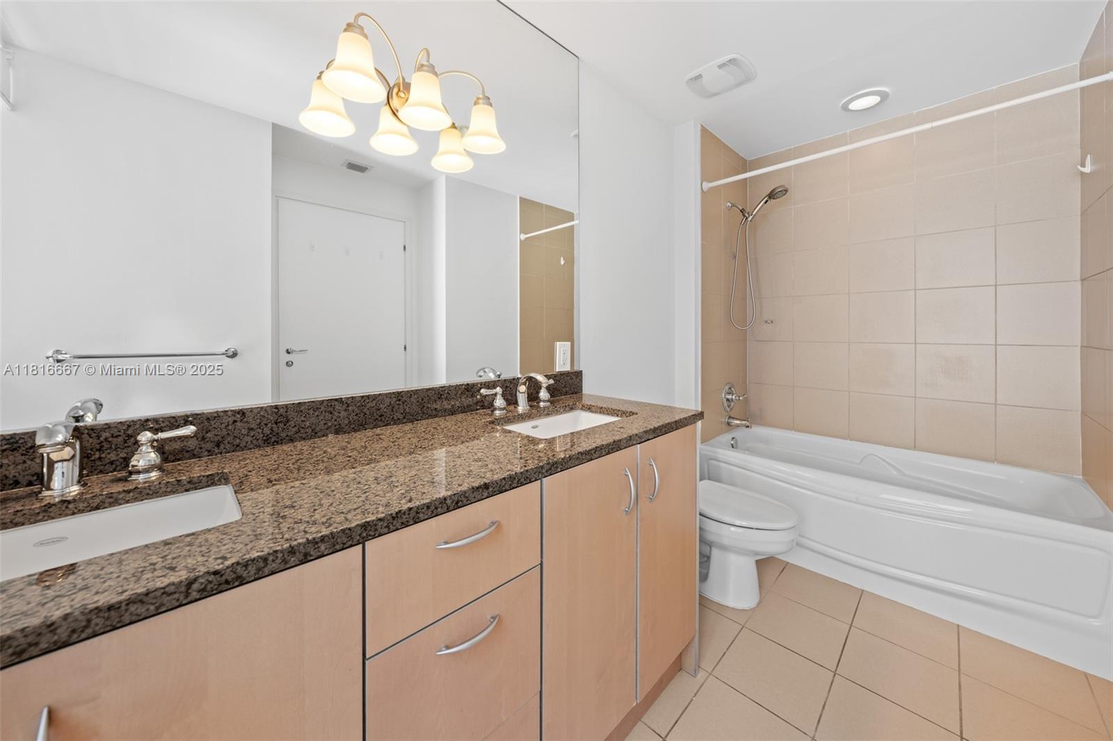 300 S Biscayne Blvd # 802 Unit: L-802