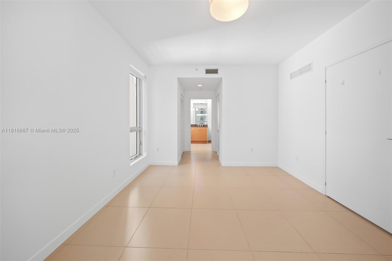 300 S Biscayne Blvd # 802 Unit: L-802