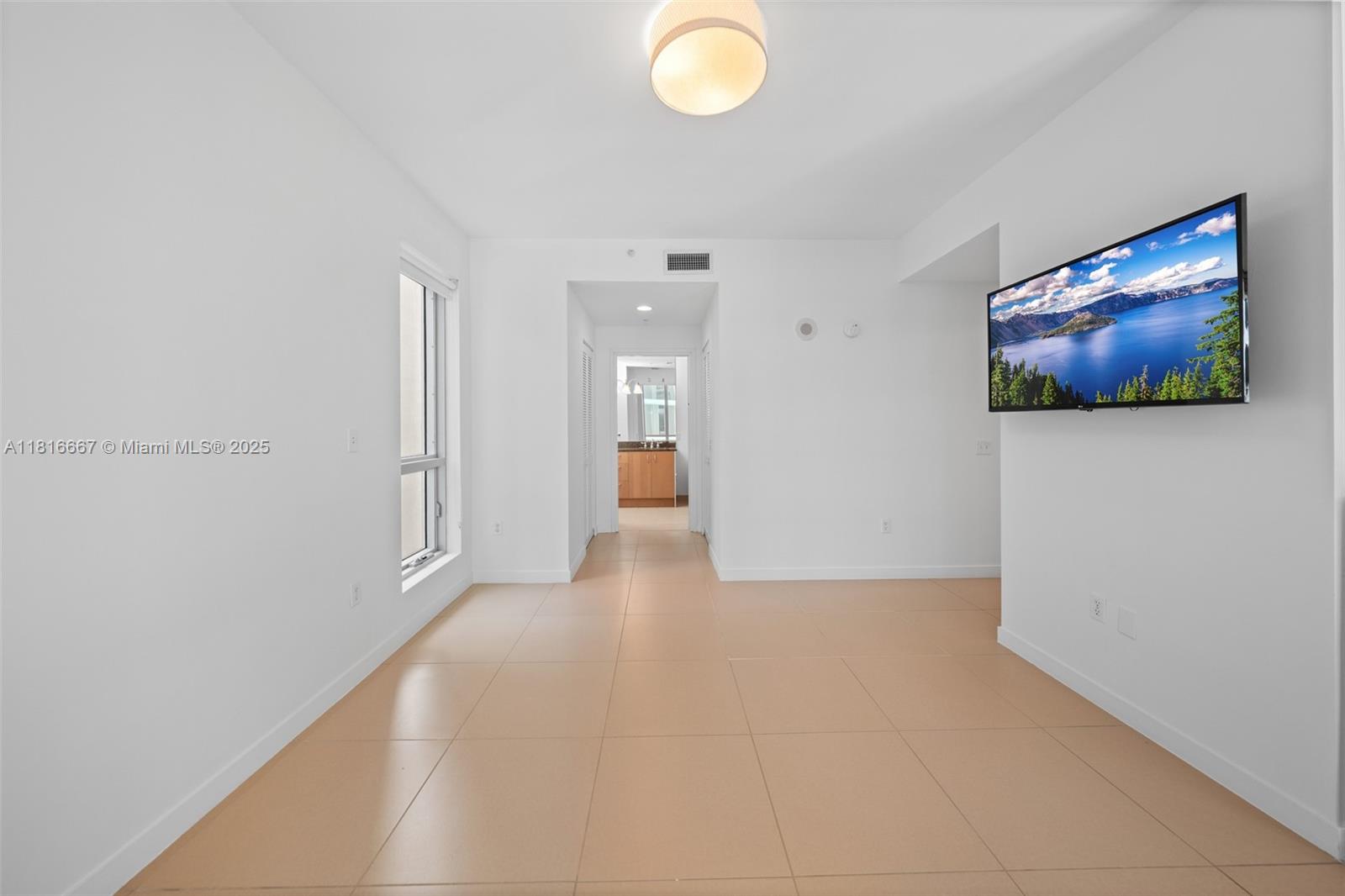 300 S Biscayne Blvd # 802 Unit: L-802