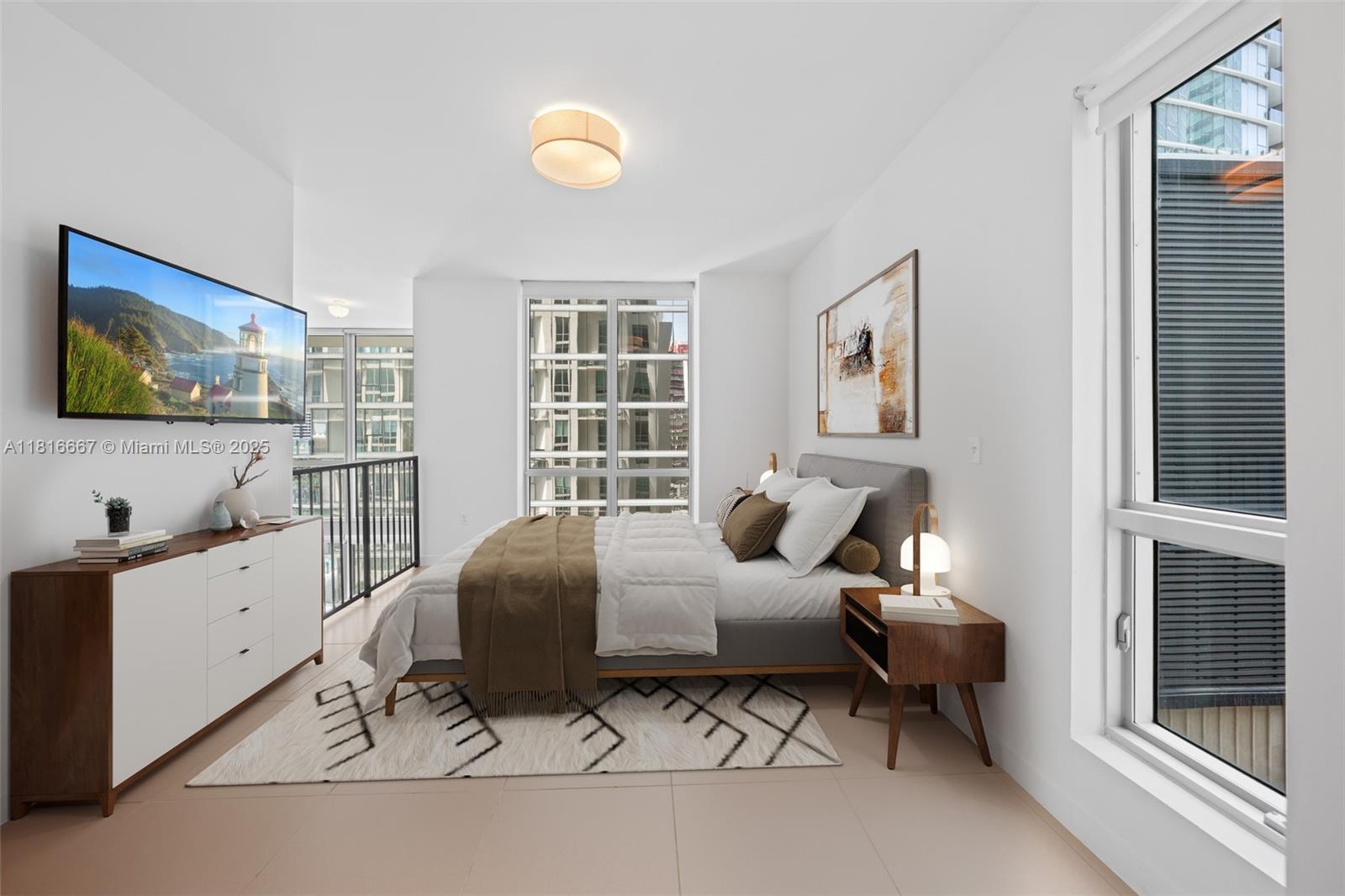 300 S Biscayne Blvd # 802 Unit: L-802