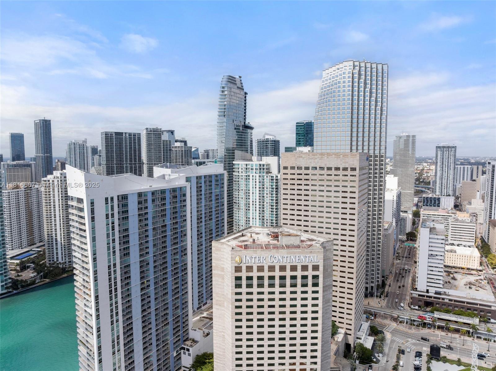 300 S Biscayne Blvd # 802 Unit: L-802