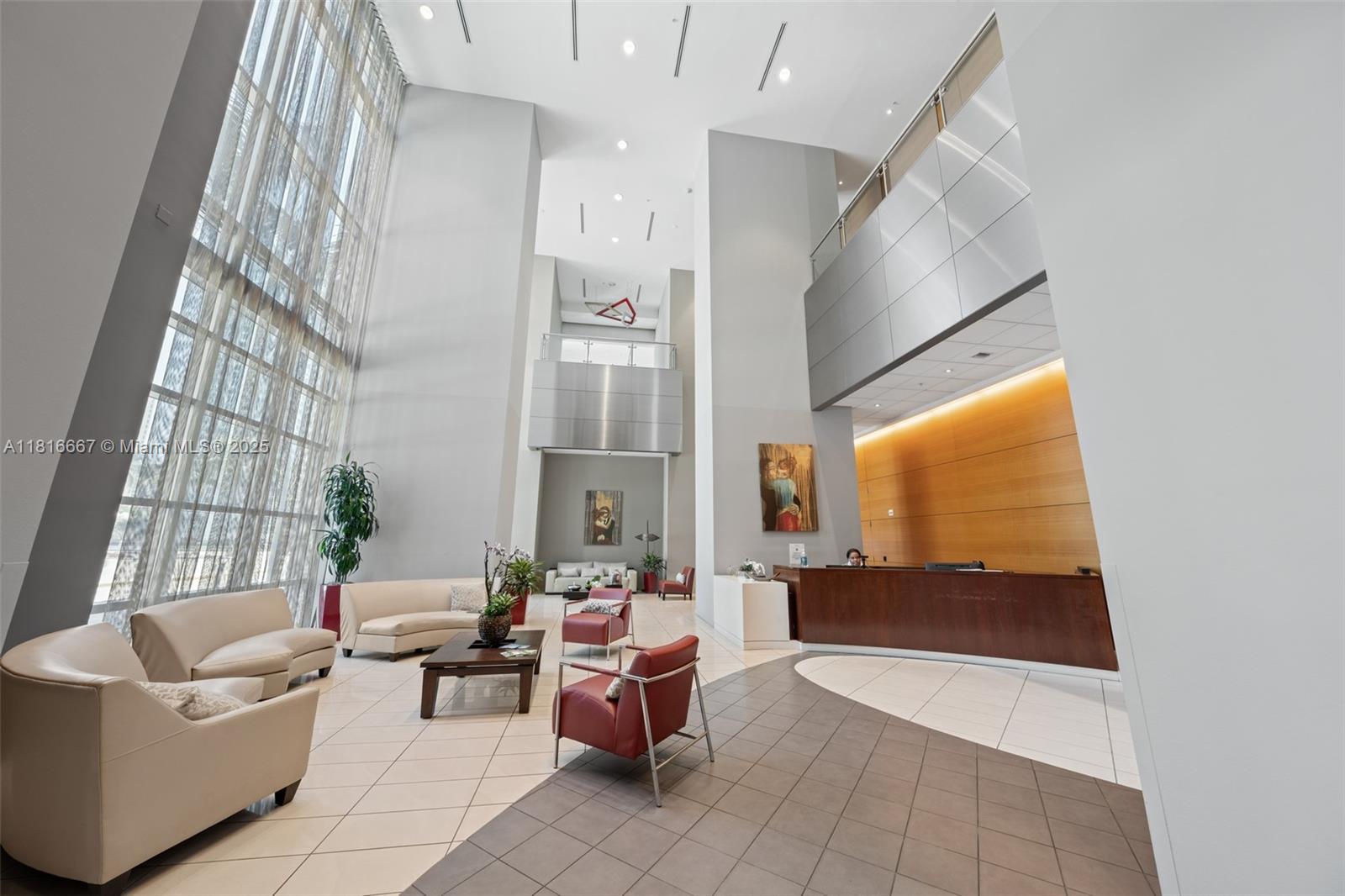 300 S Biscayne Blvd # 802 Unit: L-802