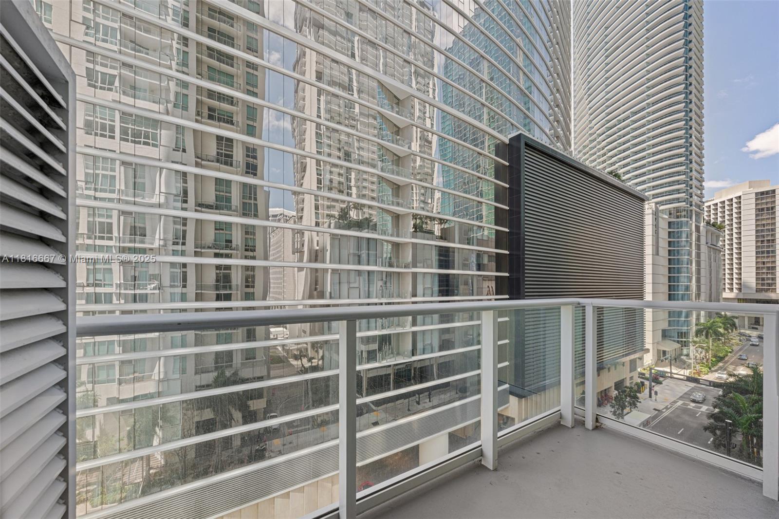 300 S Biscayne Blvd # 802 Unit: L-802