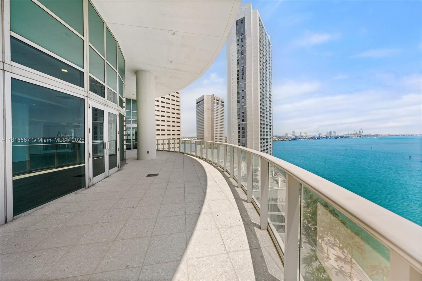 300 S Biscayne Blvd # 802 Unit: L-802