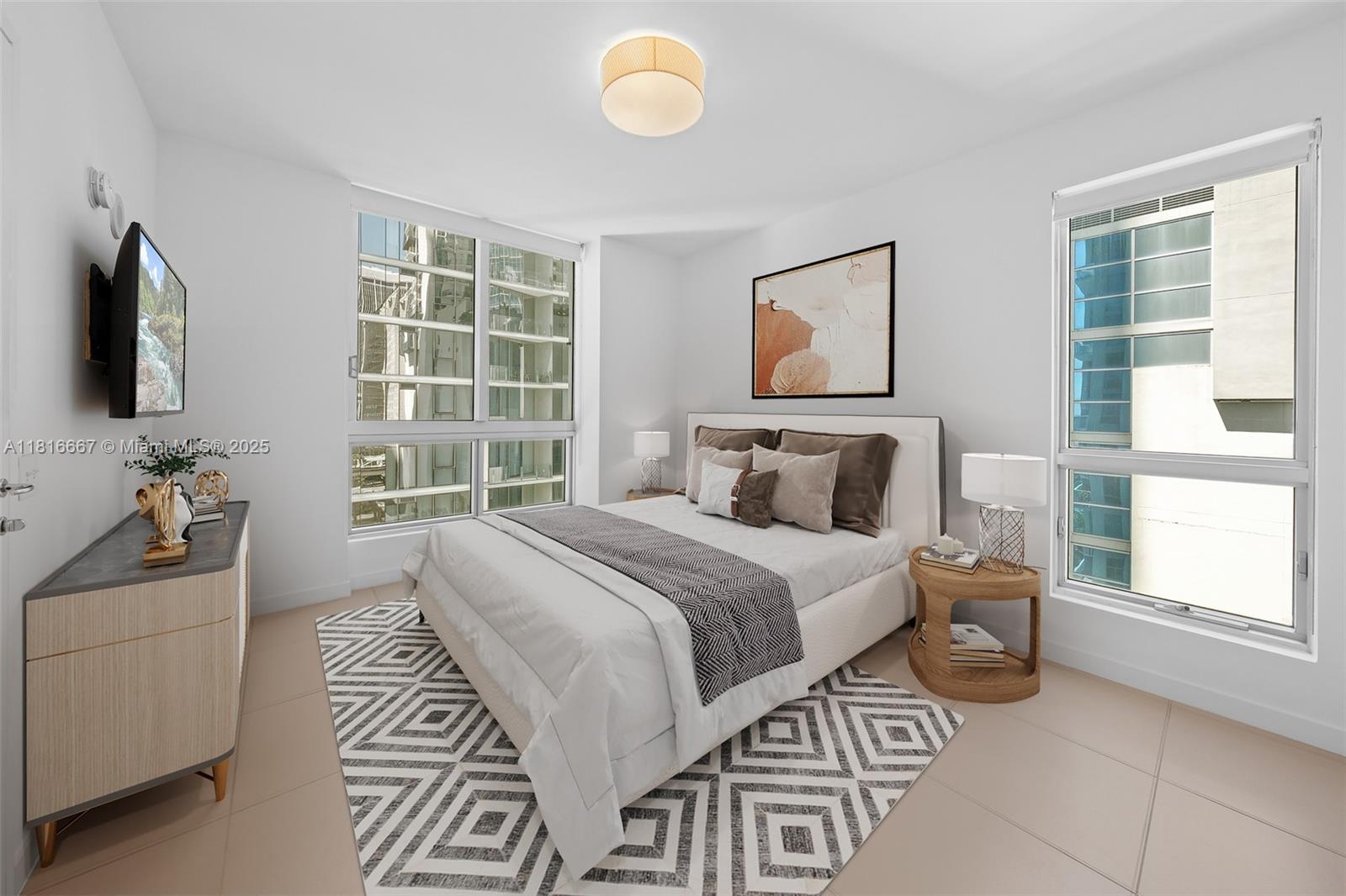 300 S Biscayne Blvd # 802 Unit: L-802