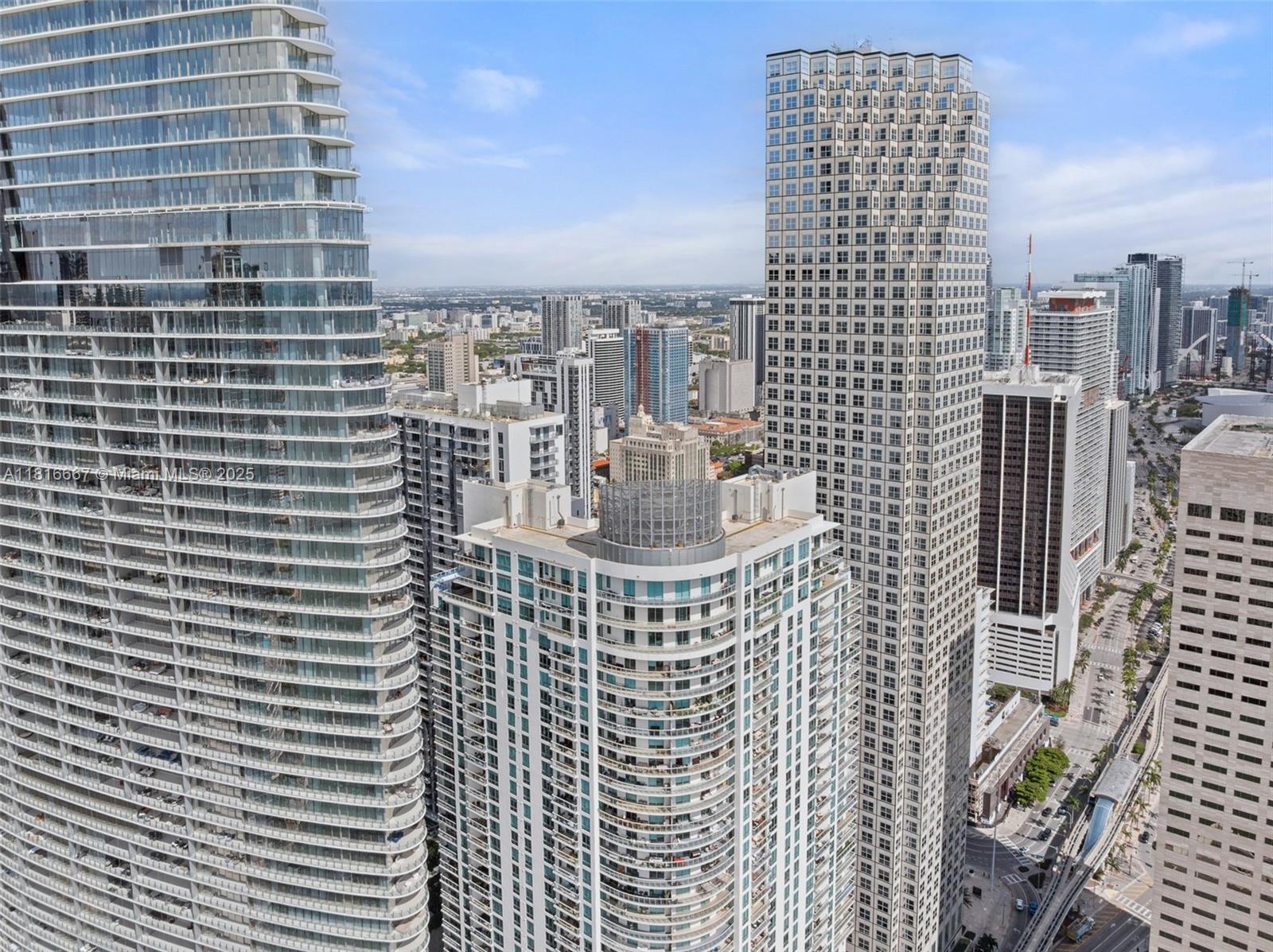 300 S Biscayne Blvd # 802 Unit: L-802