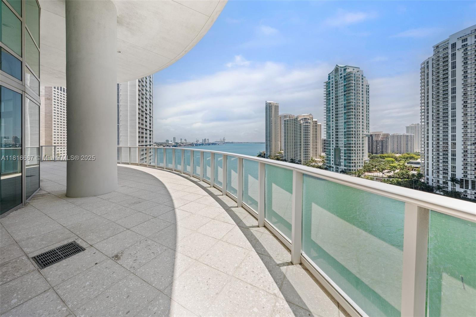 300 S Biscayne Blvd # 802 Unit: L-802