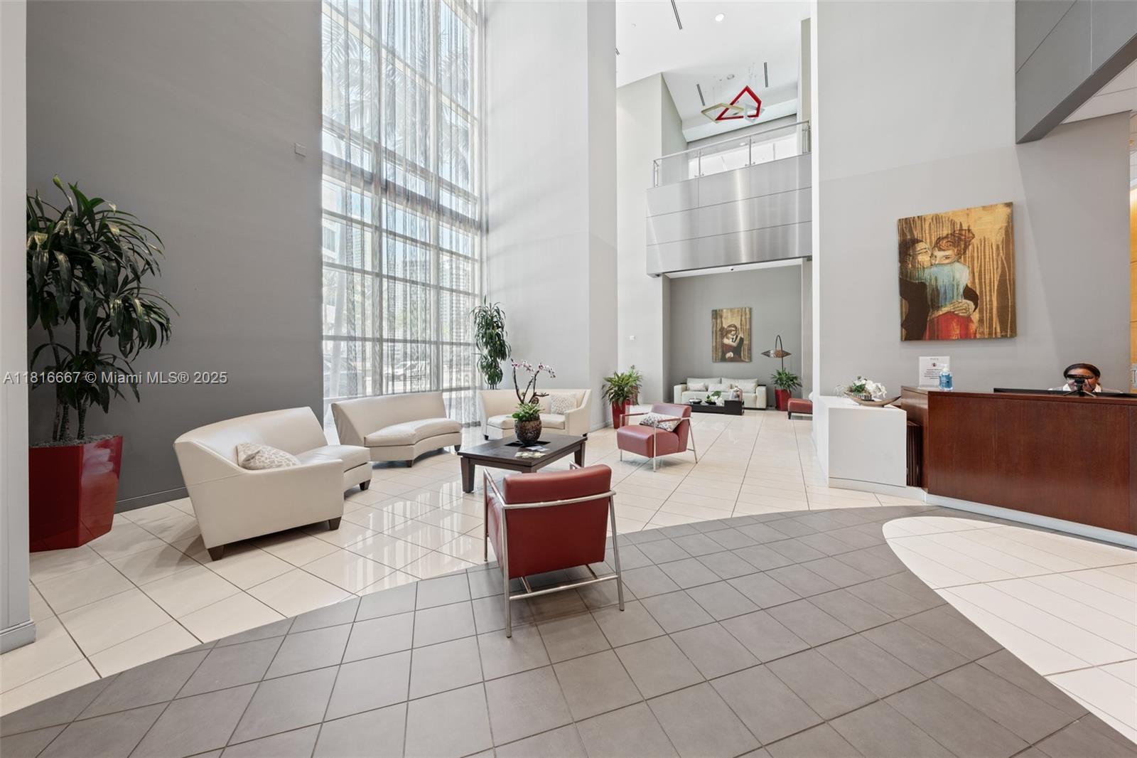 300 S Biscayne Blvd # 802 Unit: L-802