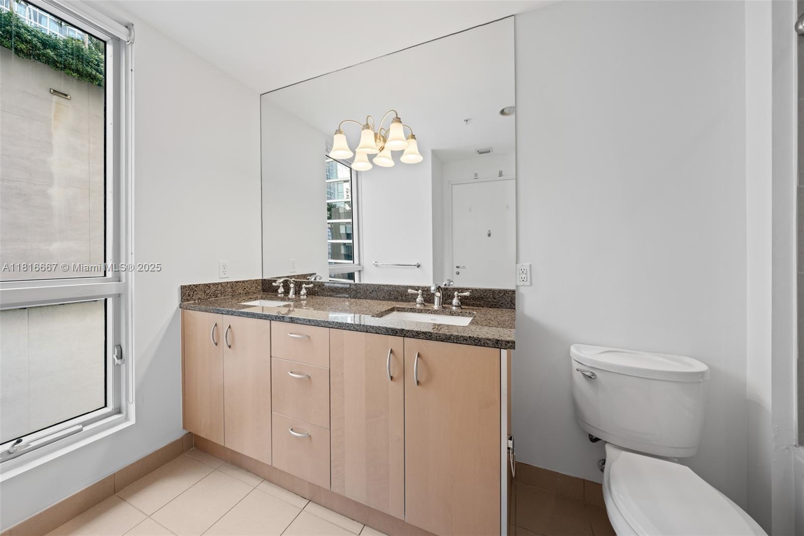 300 S Biscayne Blvd # 802 Unit: L-802
