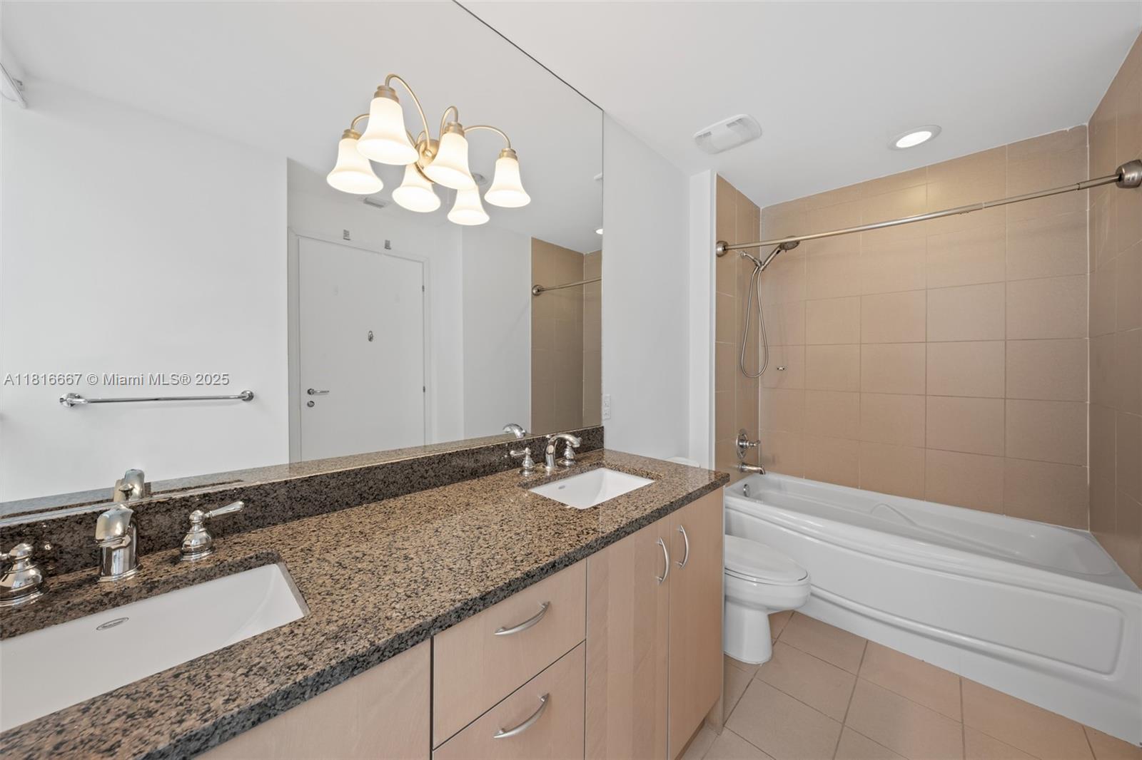 300 S Biscayne Blvd # 802 Unit: L-802