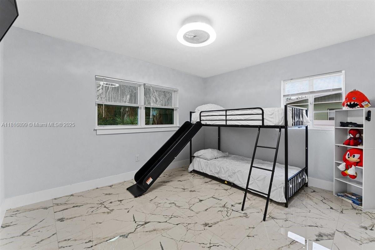8120 GONDOLA DR