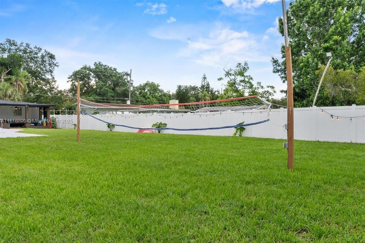 8120 GONDOLA DR