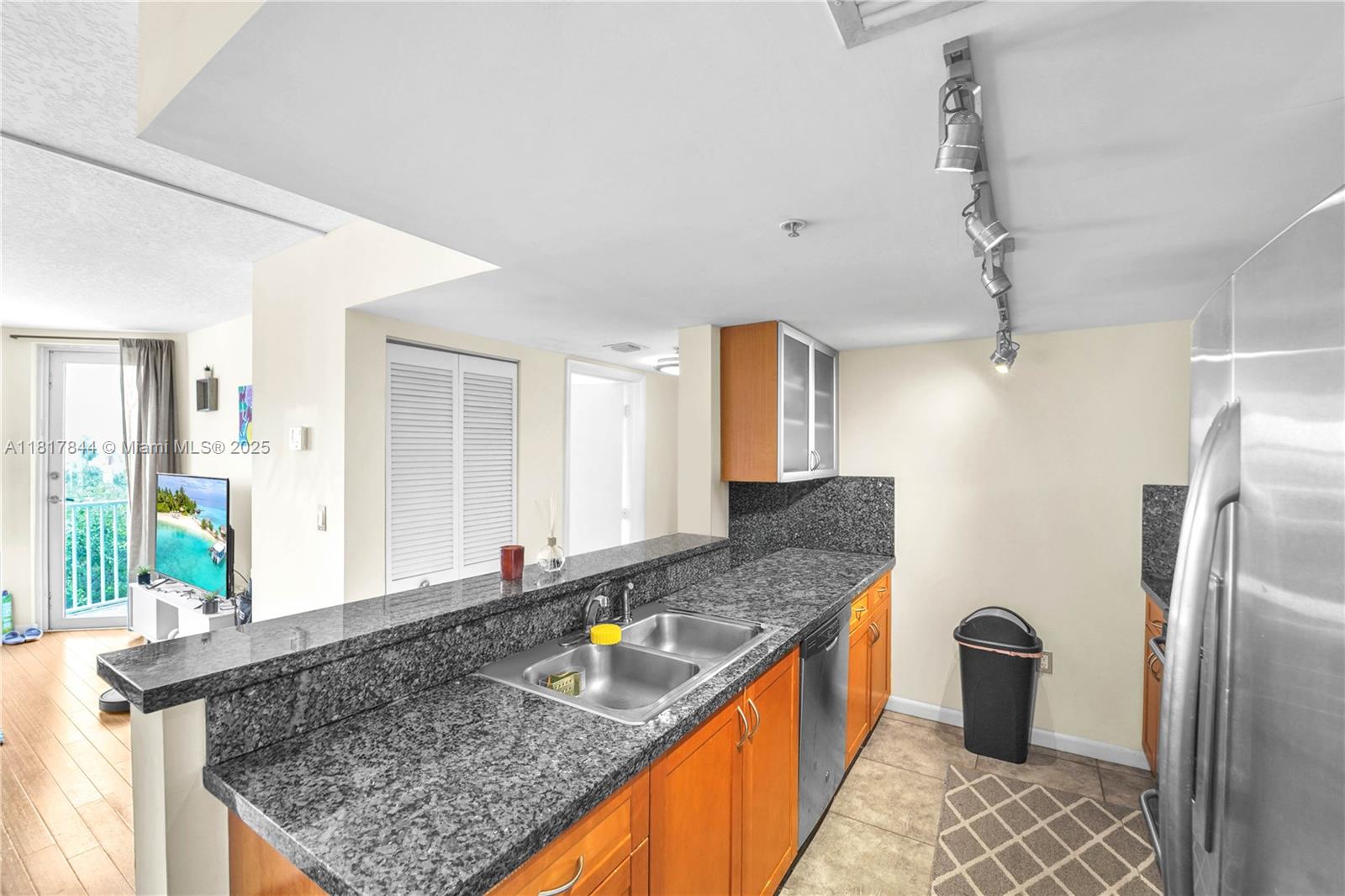 1555 N Treasure Dr # 304