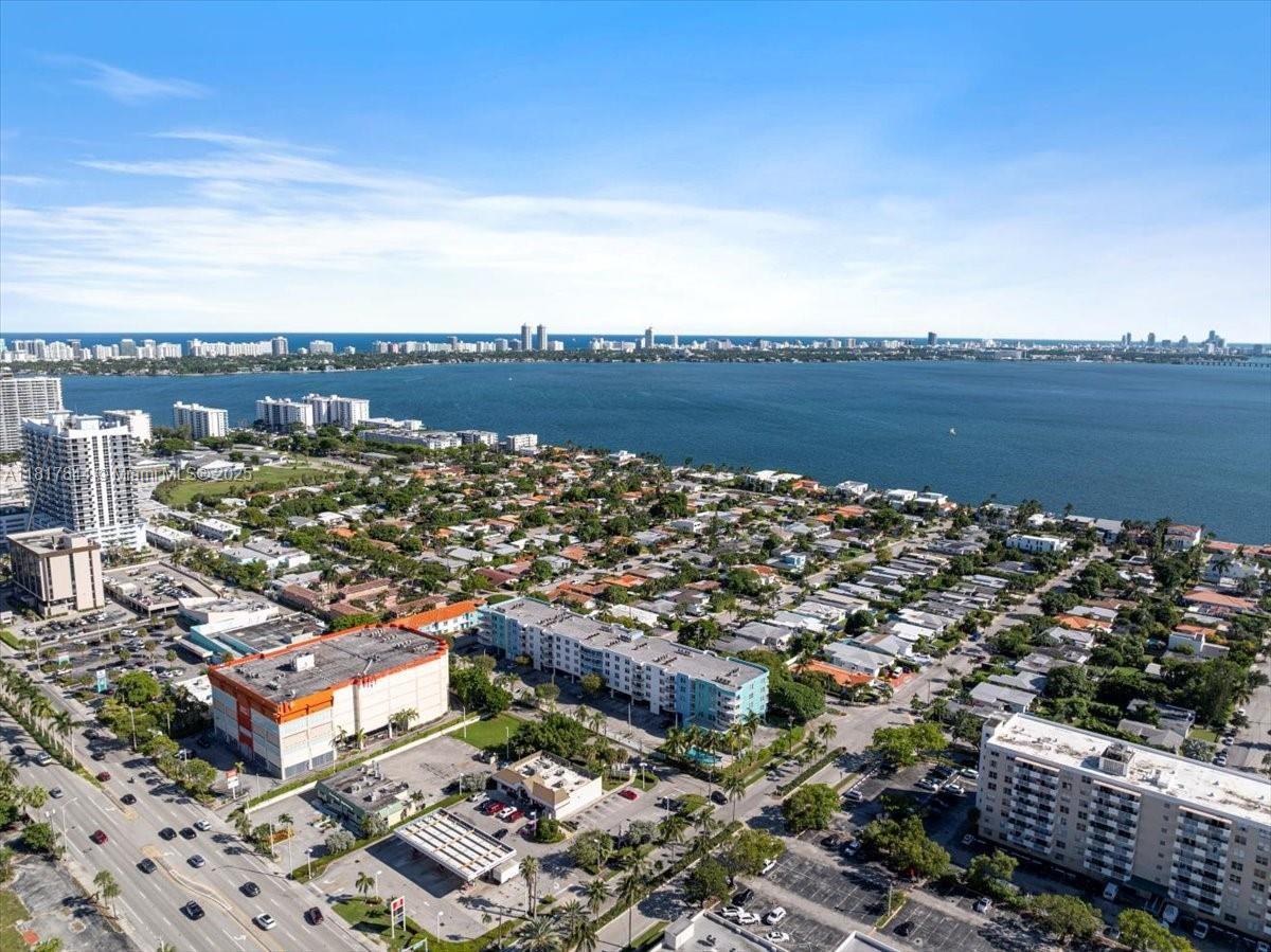 1555 N Treasure Dr # 304