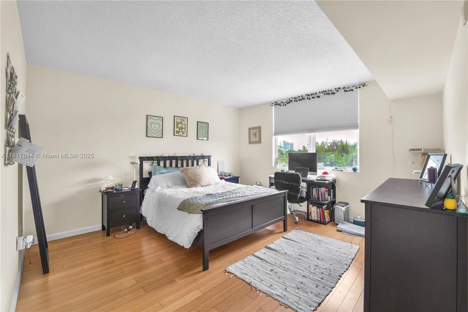 1555 N Treasure Dr # 304