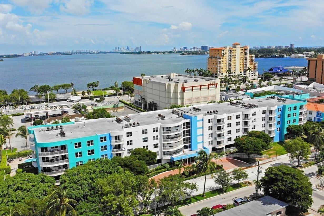 1555 N Treasure Dr # 304