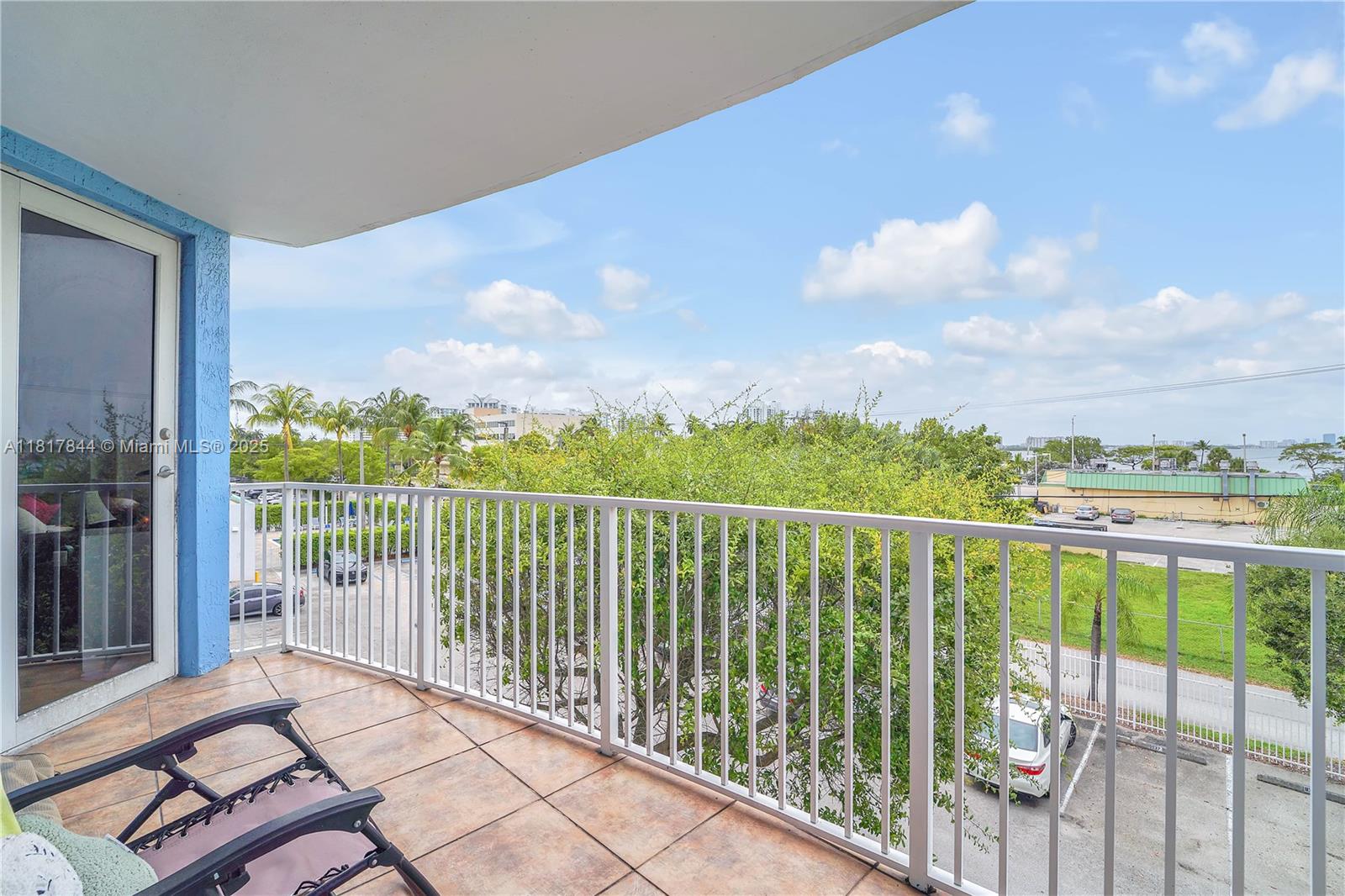 1555 N Treasure Dr # 304