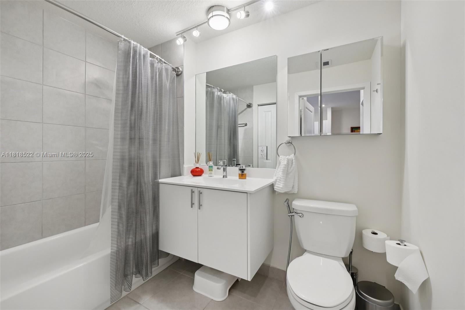 8001 NW 41st St # 112 Unit: F-112