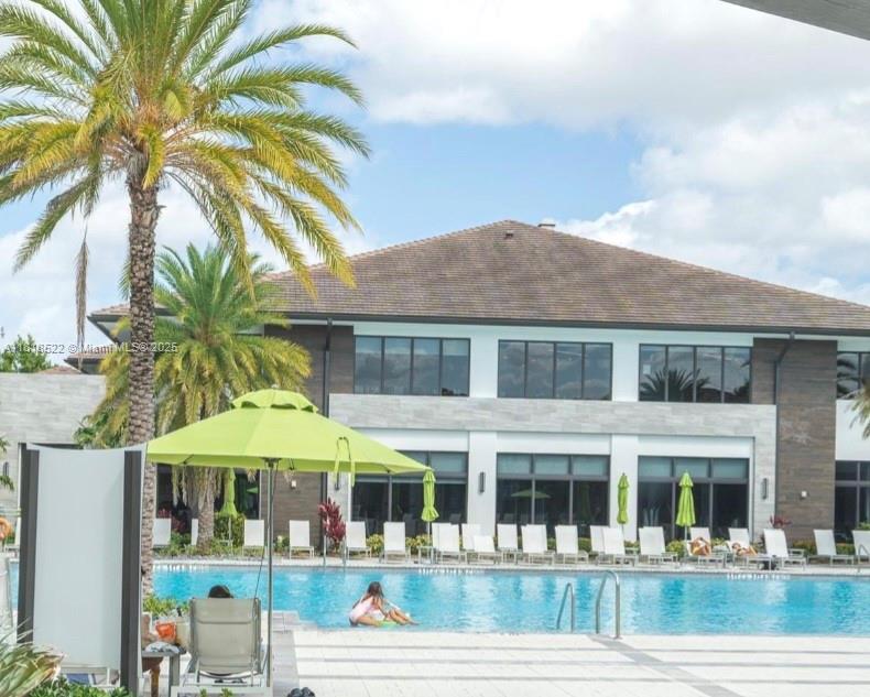 8001 NW 41st St # 112 Unit: F-112