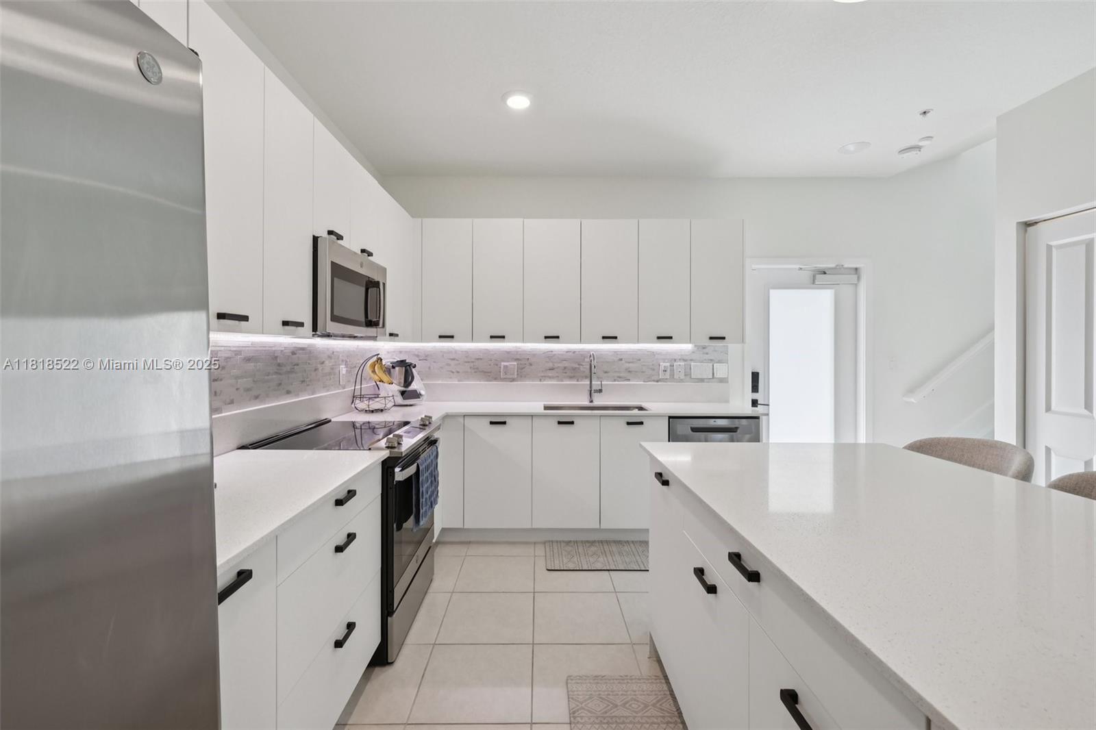 8001 NW 41st St # 112 Unit: F-112