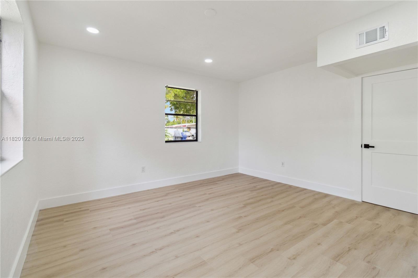 4730 NE 15th Ave