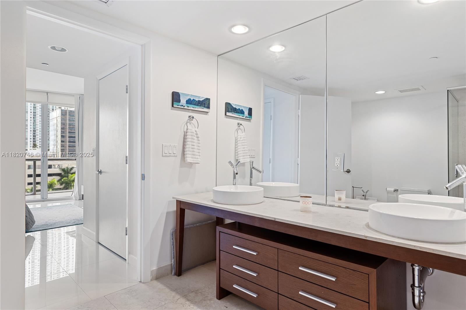 495 Brickell Ave # 905