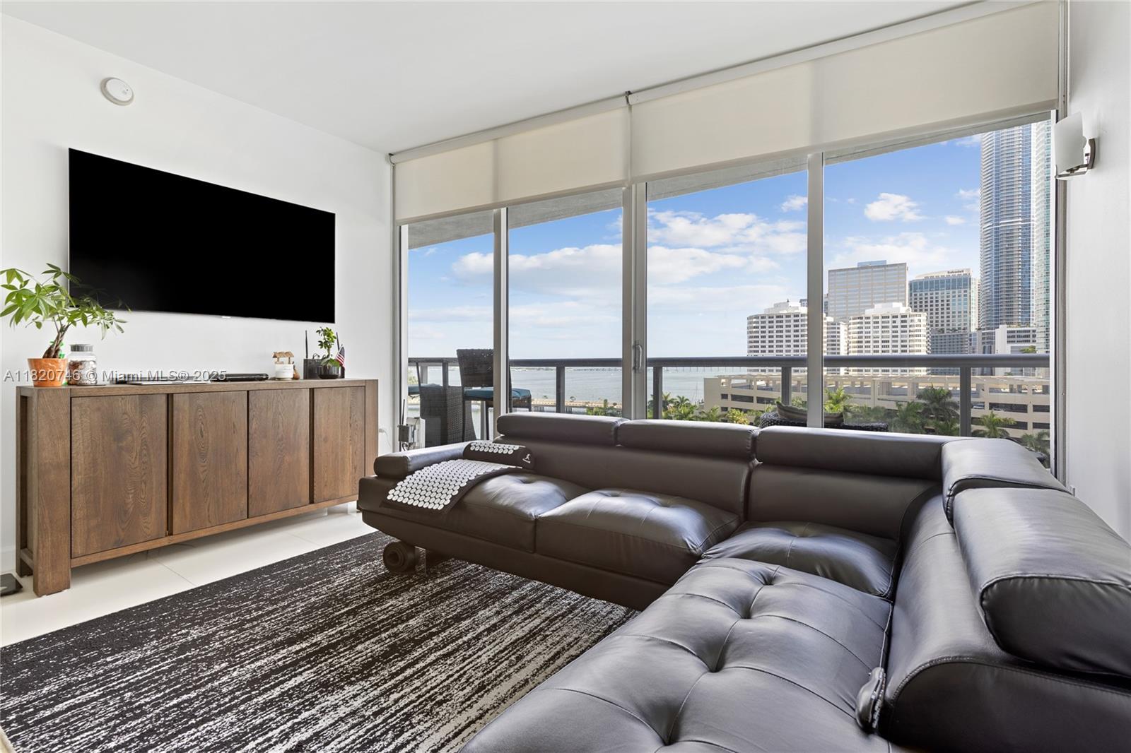 495 Brickell Ave # 905