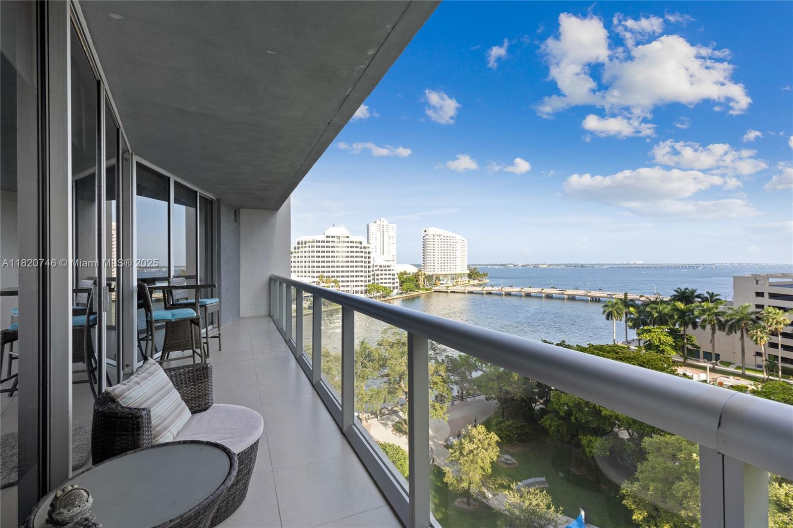 495 Brickell Ave # 905