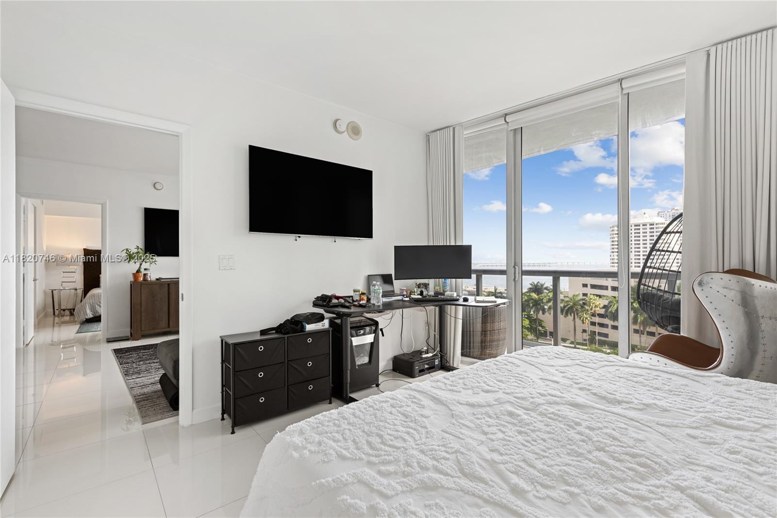 495 Brickell Ave # 905
