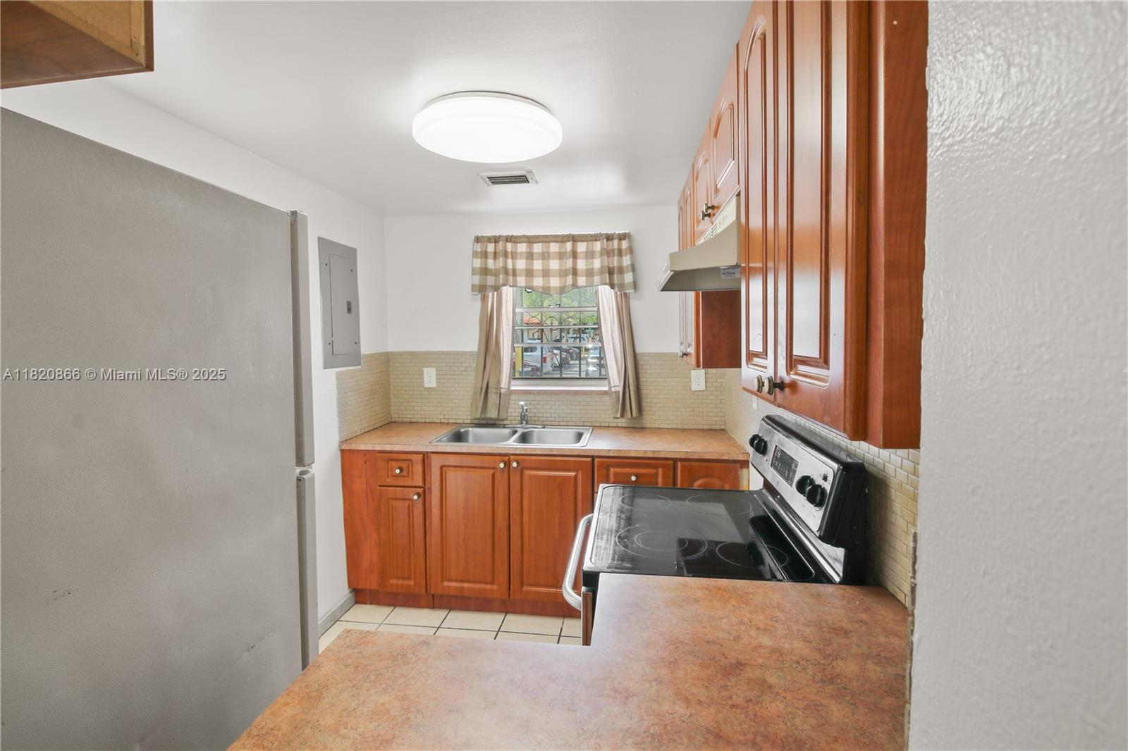 1789 W 57th St # 203