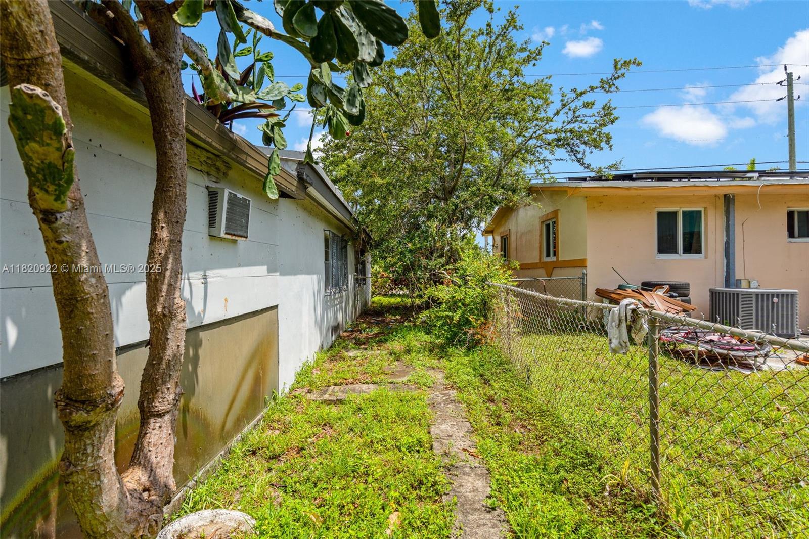 1110 NW 183rd St