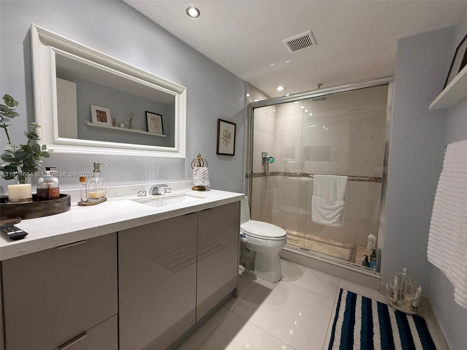 471 Ives Dairy Rd # 3 Unit: 206-3