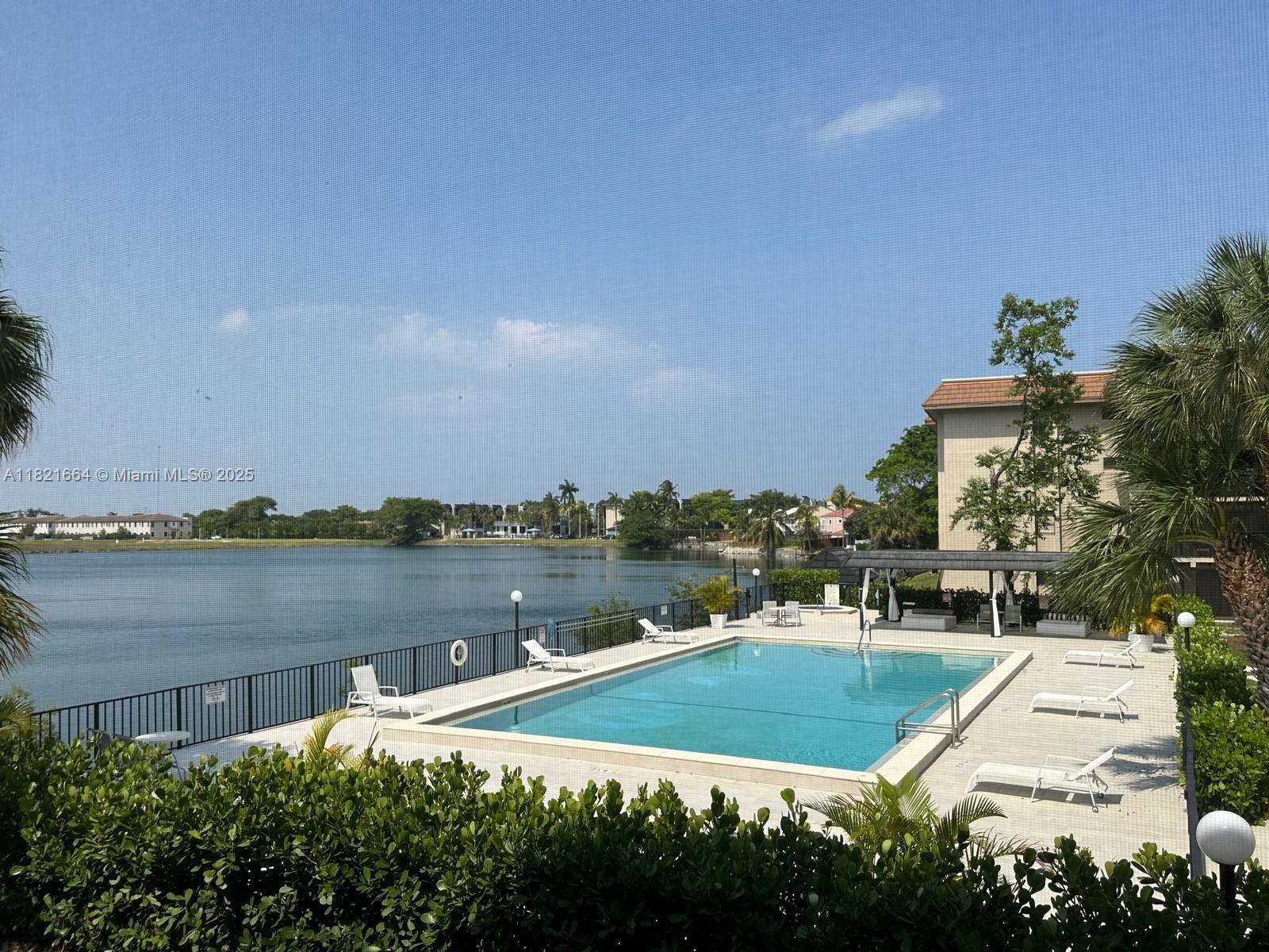 471 Ives Dairy Rd # 3 Unit: 206-3