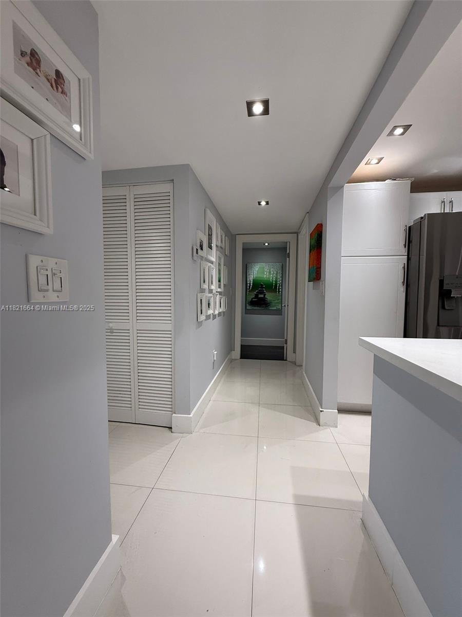 471 Ives Dairy Rd # 3 Unit: 206-3