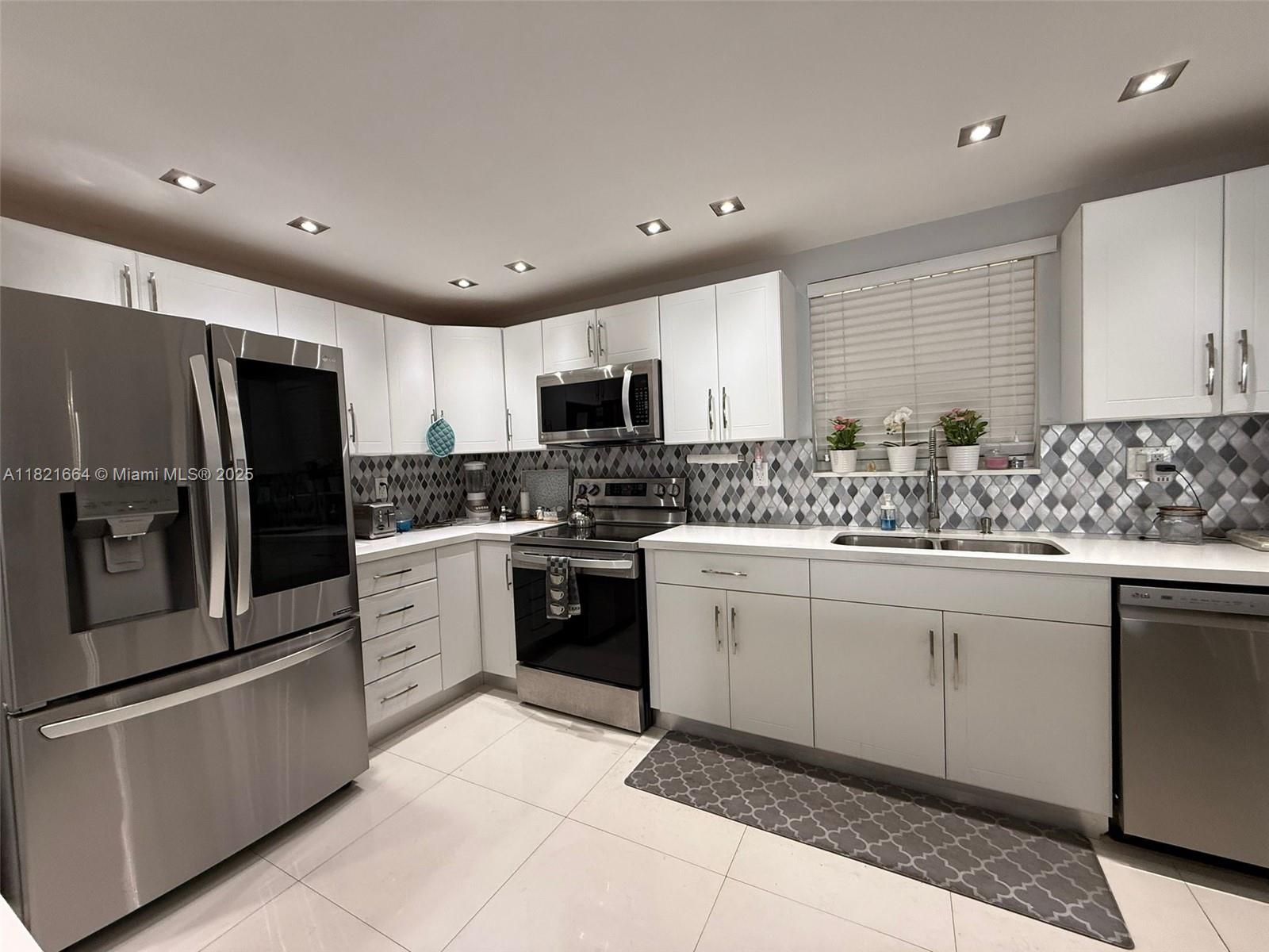 471 Ives Dairy Rd # 3 Unit: 206-3