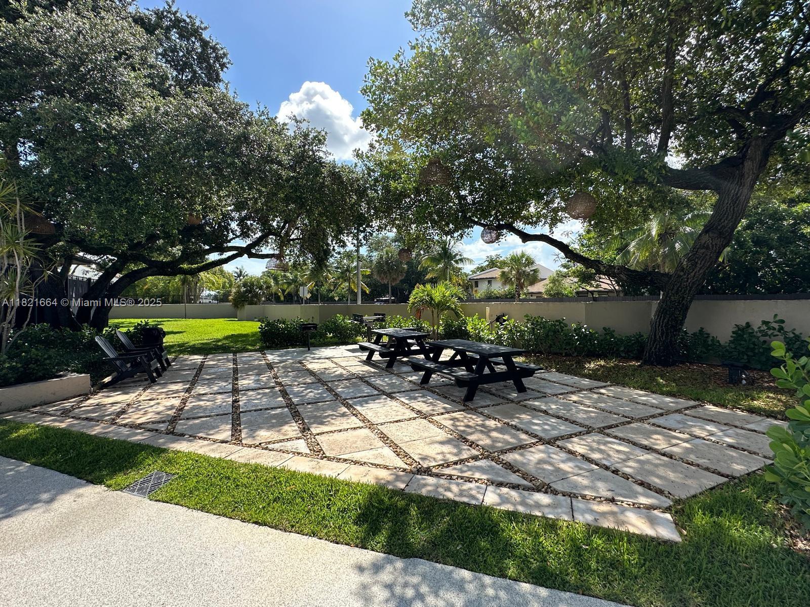 471 Ives Dairy Rd # 3 Unit: 206-3