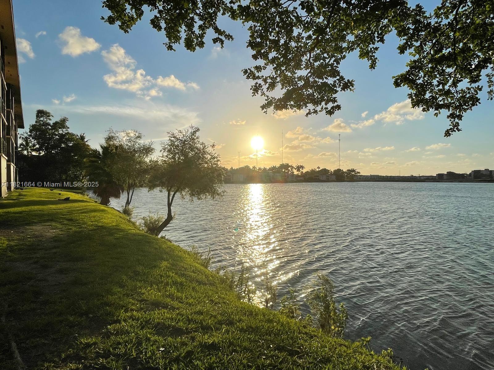 471 Ives Dairy Rd # 3 Unit: 206-3