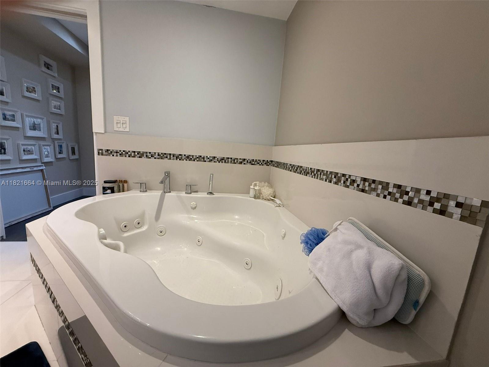471 Ives Dairy Rd # 3 Unit: 206-3