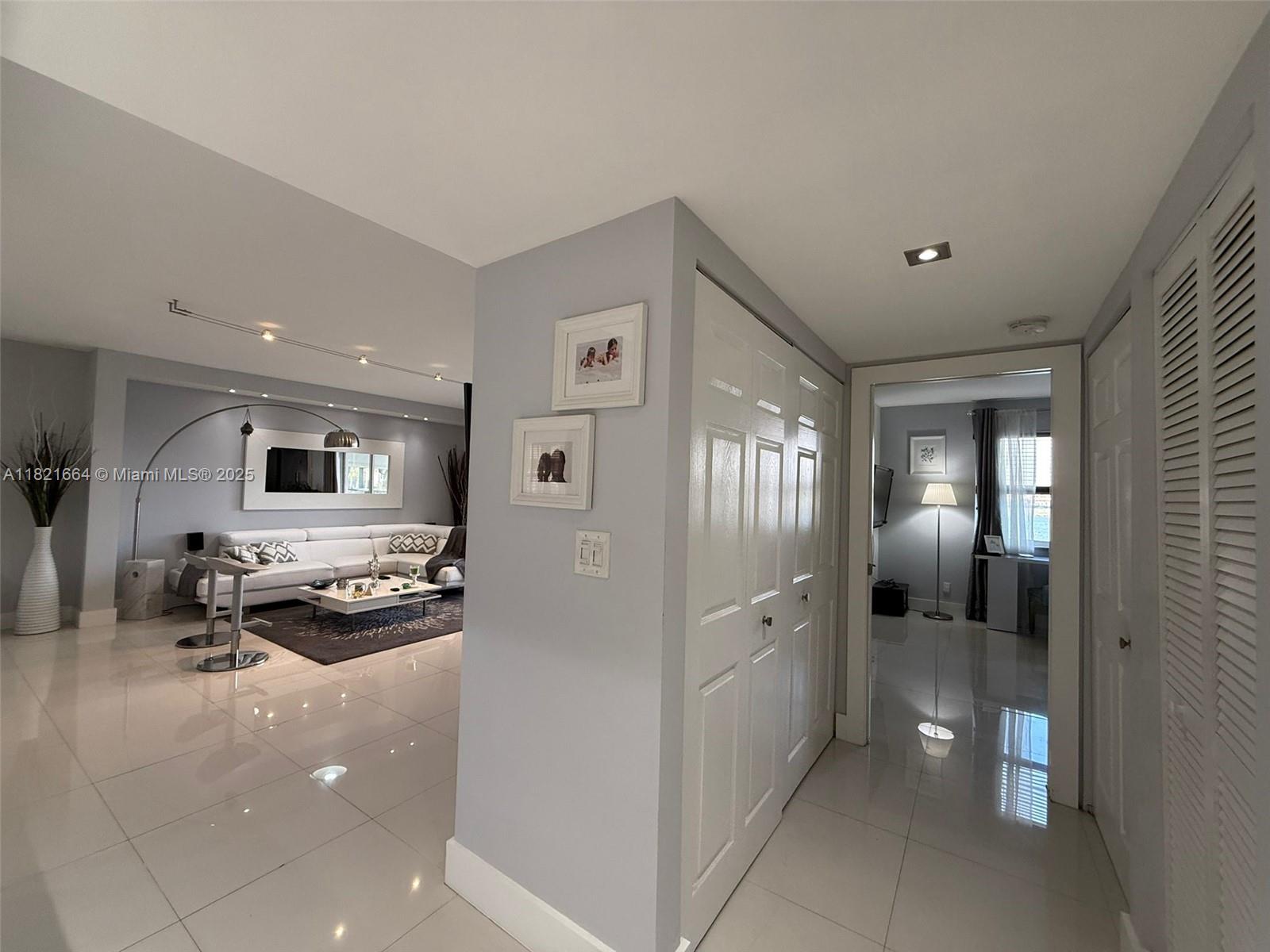 471 Ives Dairy Rd # 3 Unit: 206-3