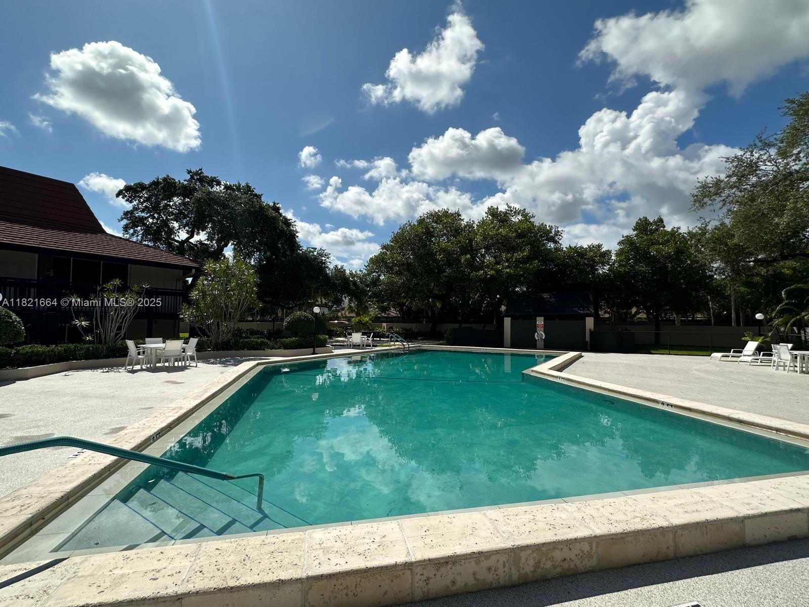 471 Ives Dairy Rd # 3 Unit: 206-3