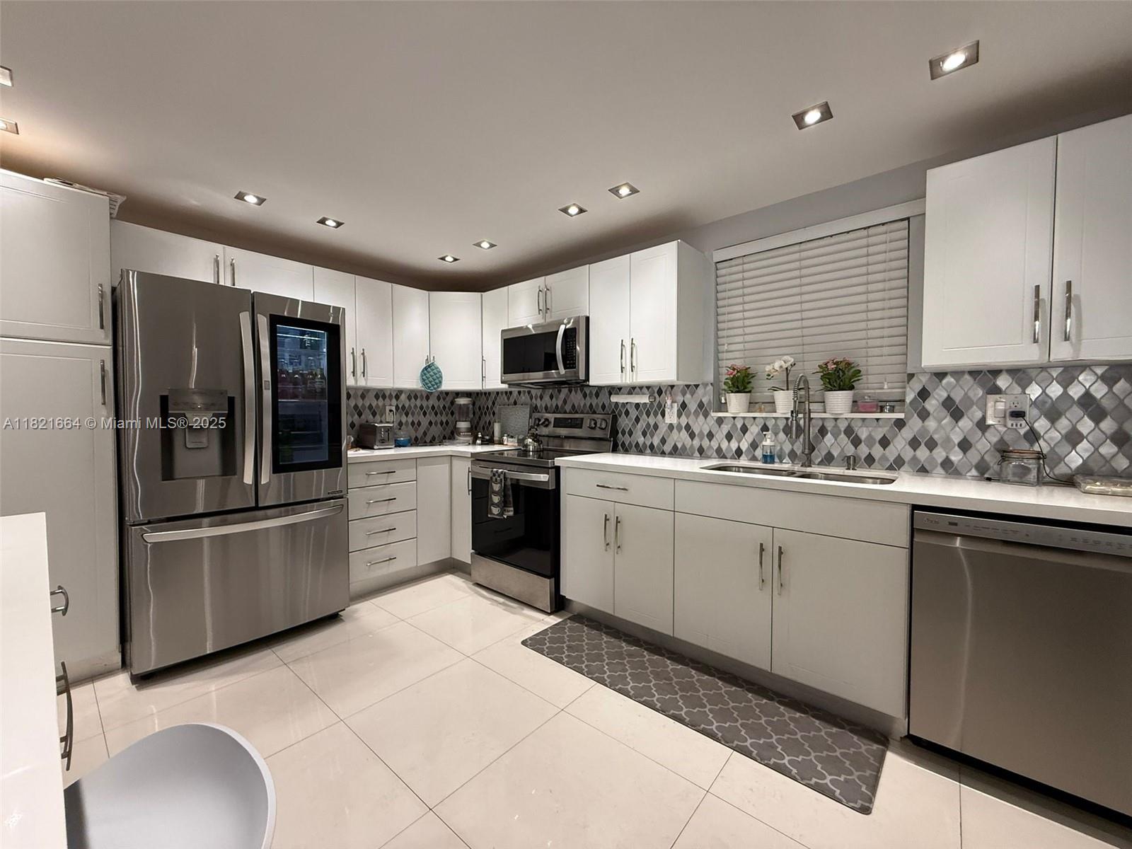 471 Ives Dairy Rd # 3 Unit: 206-3