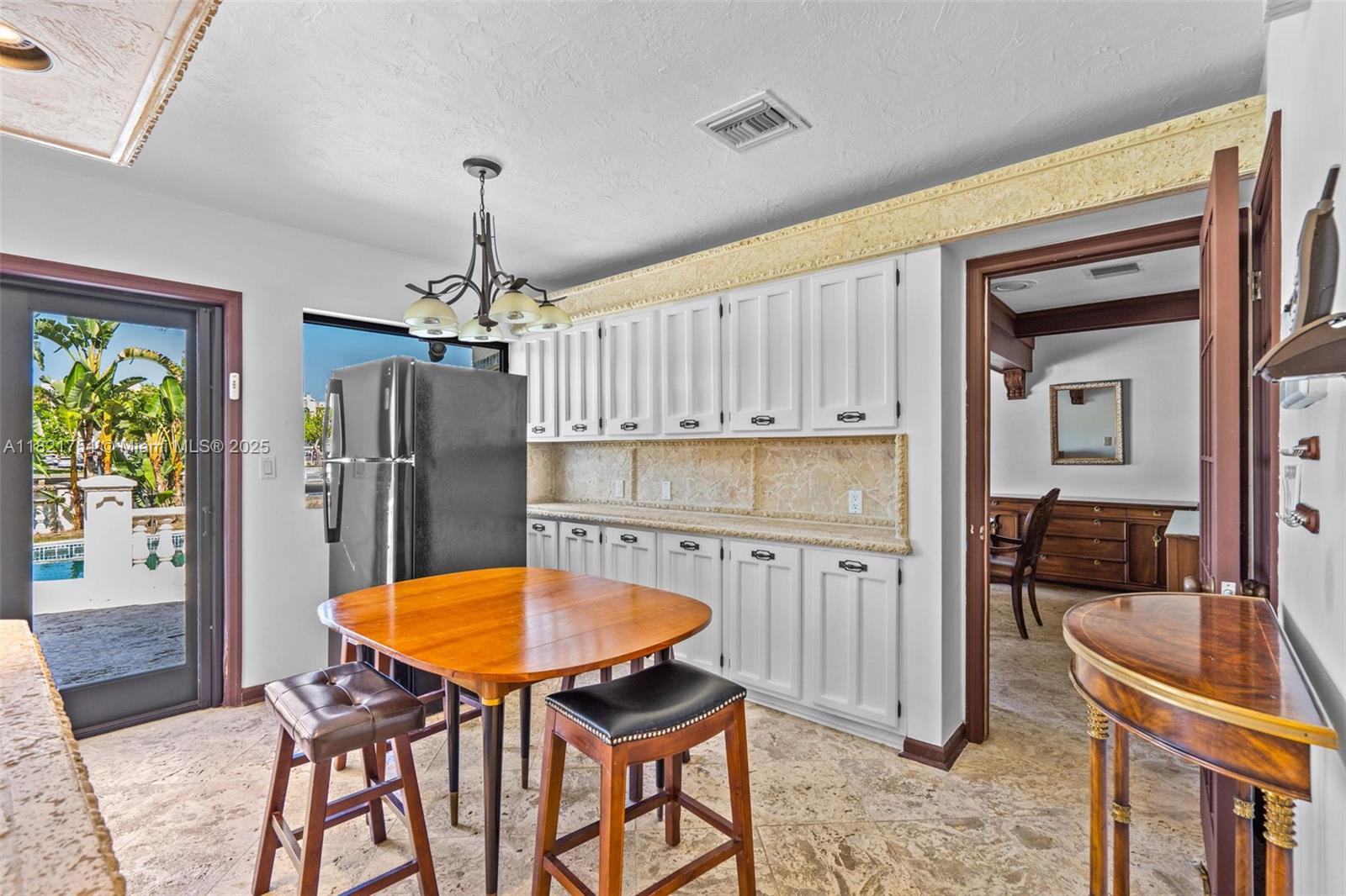 800 Diplomat Pkwy